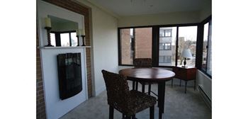 Den - select units